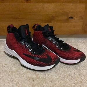 Nike Men's Air Max Infuriate Mid Basketball Shoes